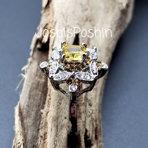 Silver yellow citrine flower shape ring - Picture 4 of 13